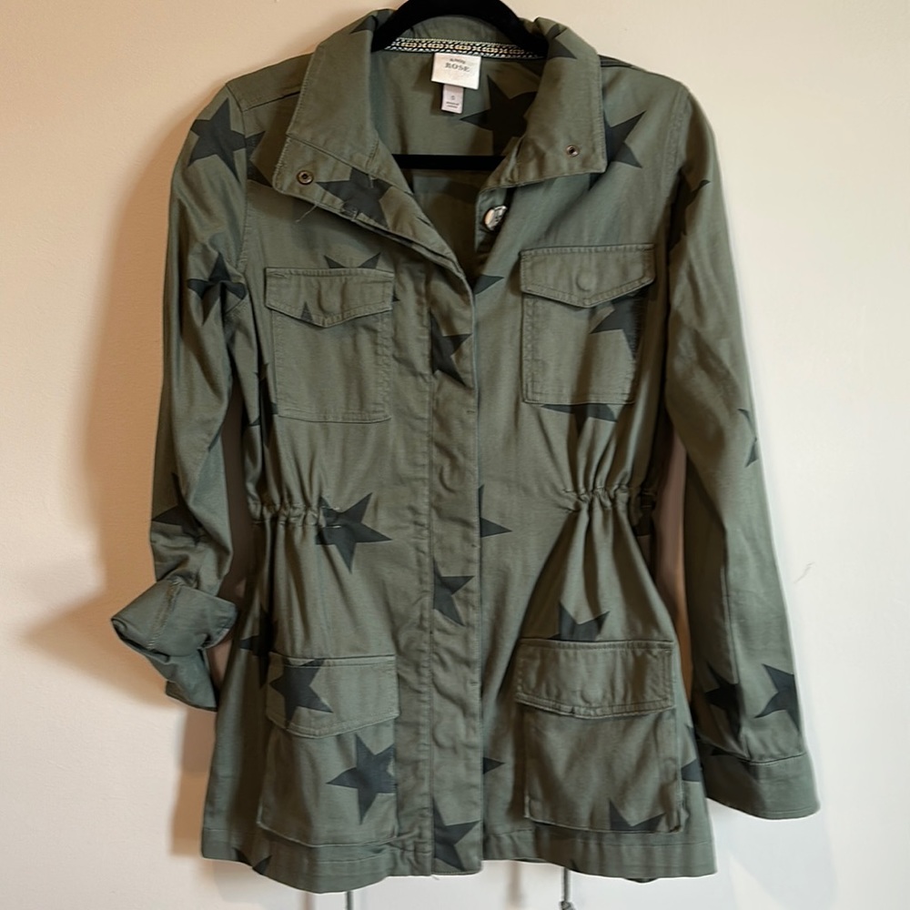 Green and black ⭐️ jacket